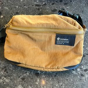 Lululemon large bum bag